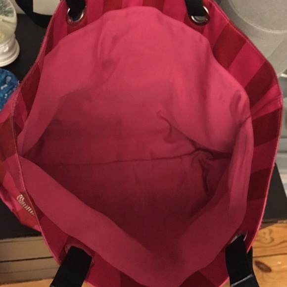 Victoria secrets tote perfect for overnight stay - Picture 3 of 3